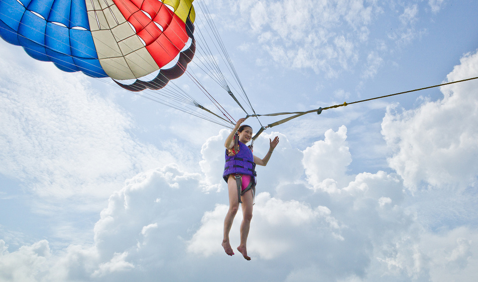 Parasailing-pattaya-thailand