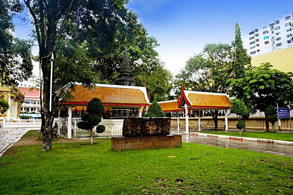 Wat Chai Mongkol-pattaya-thailand3