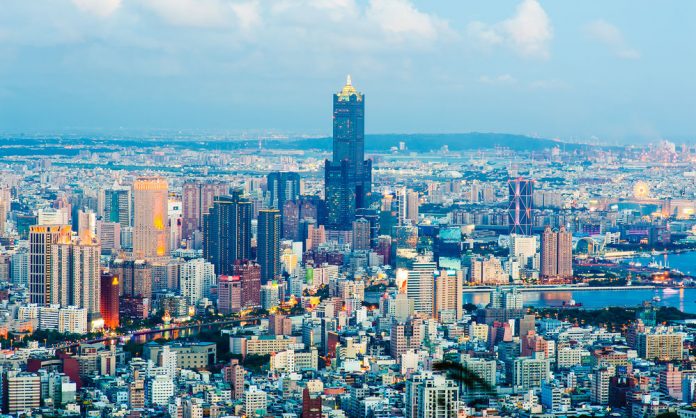 Once a small fishing village, Kaohsiung today offers plenty of activities with its beaches, cafes, and wide streets. Once a small fishing village, Kaohsiung today offers plenty of activities with its beaches, cafes, and wide streets.