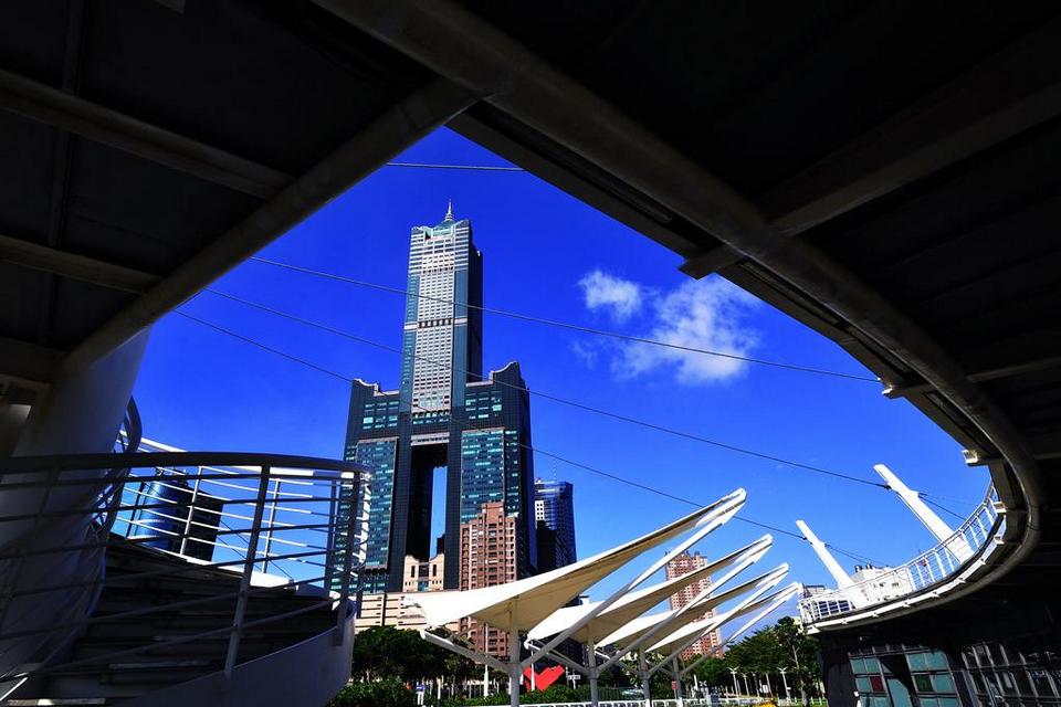 85 sky tower exterior, Kaohsiung Taiwan