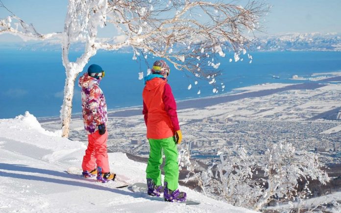 Visitors to Sapporo Teine enjoy uninterrupted views of Ishikari Bay and downtown Sapporo Sapporo Teine