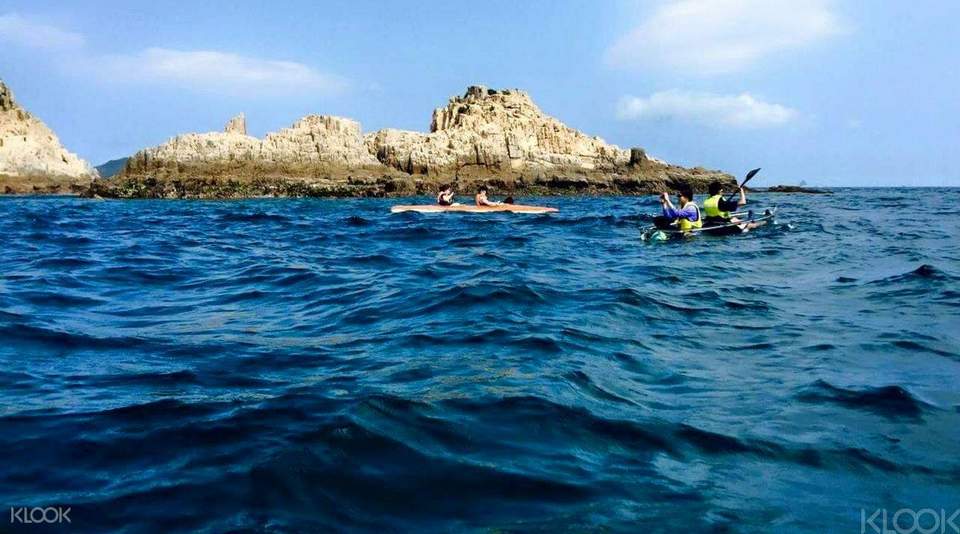 Island Kayaking in SaiKung