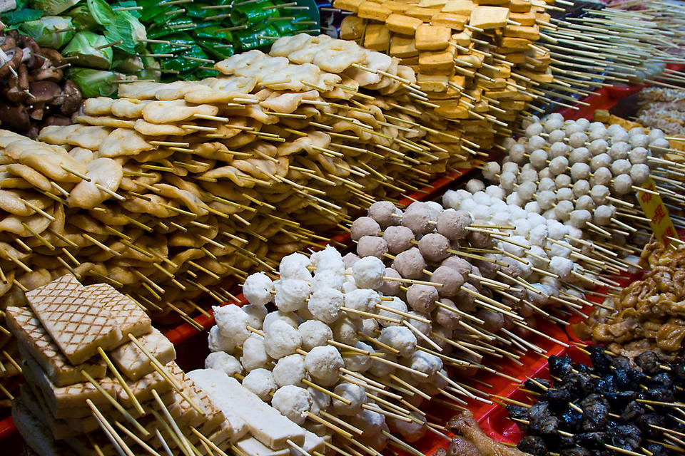 A food stall at Shilin Night Market best night markets in taiwan best night market in taipei taiwan night market guide
