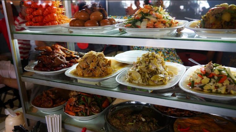 Cambodian Food in Phnom Penh Central Market
