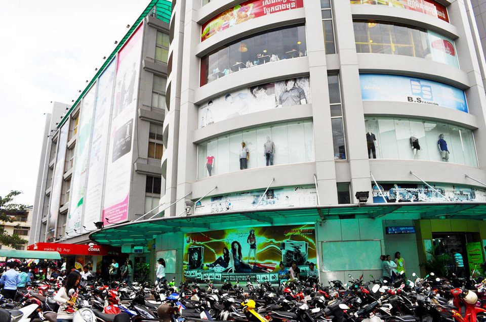 Golden Sorya Nightlife Mall Phnom Penh Cambodia 231
