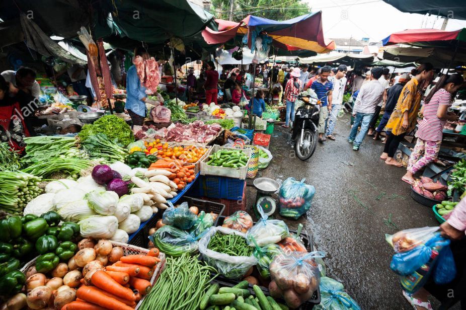 Phnom Penh old market Photo by: best shopping phnom penh blog.