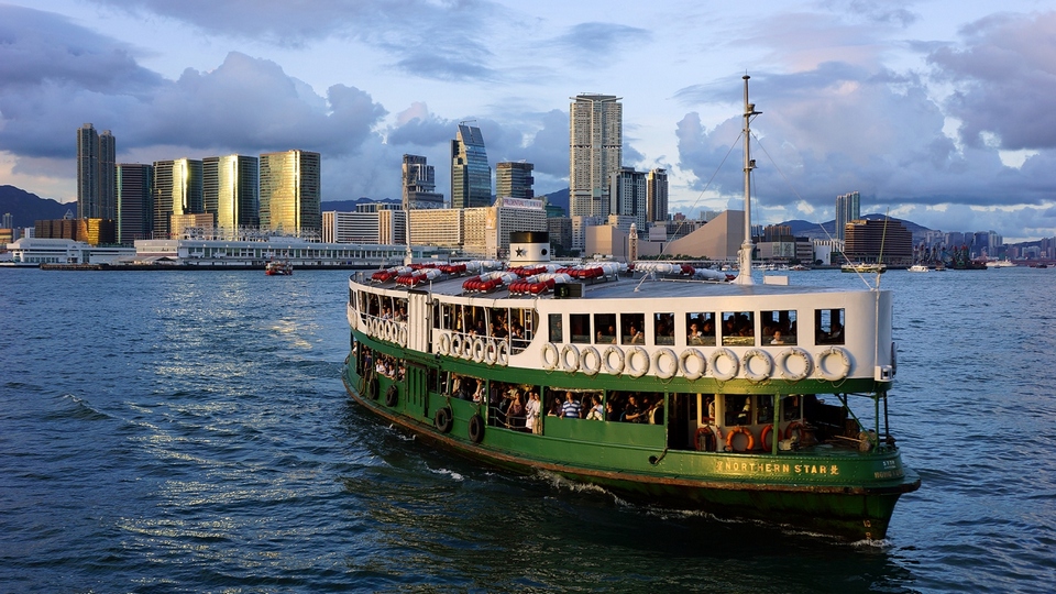 ferry-harbour-kow loon-island