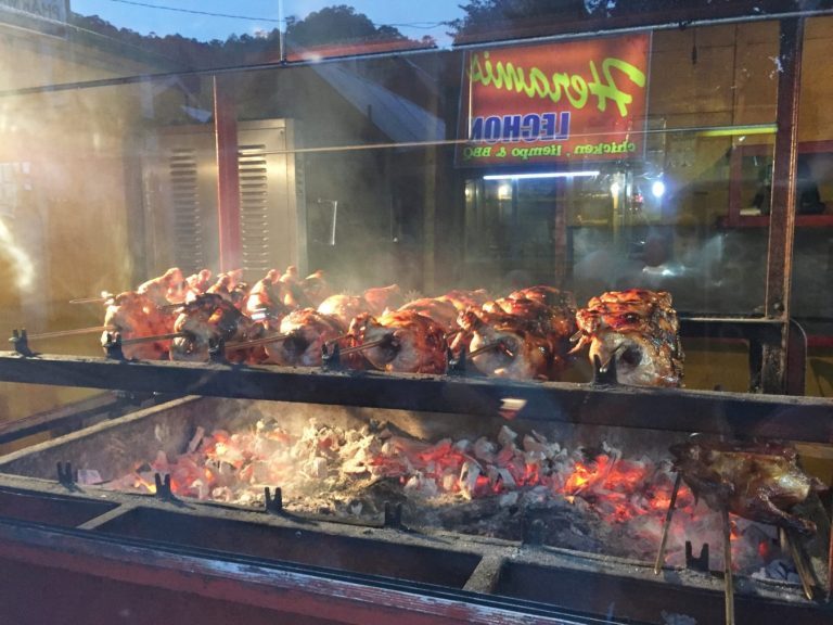 A grilled chicken shop on the way to hotel
