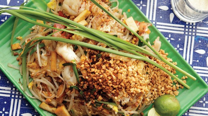 Pad Thai-chatuchak-food-in chatuchak market-bangkok