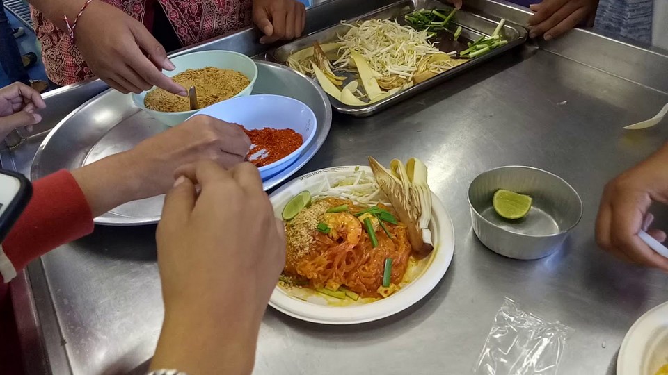 Pad Thai-chatuchak-food-in chatuchak market-bangkok5