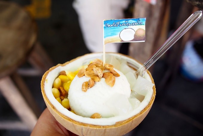 coconut ice cream-chatuchak-market (1)