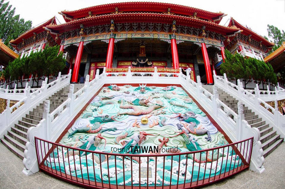 In front of Wenwu Temple