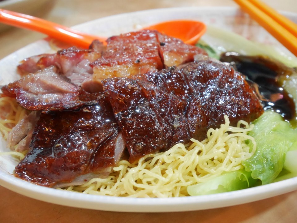 Yat Lok roast goose Photo by: where to eat in hong kong blog.