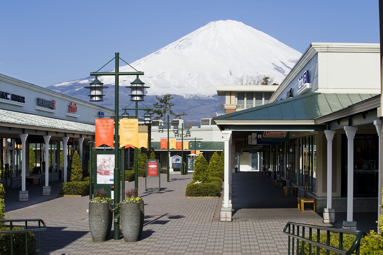 Gotemba Premium Outlets-fuji-japan1