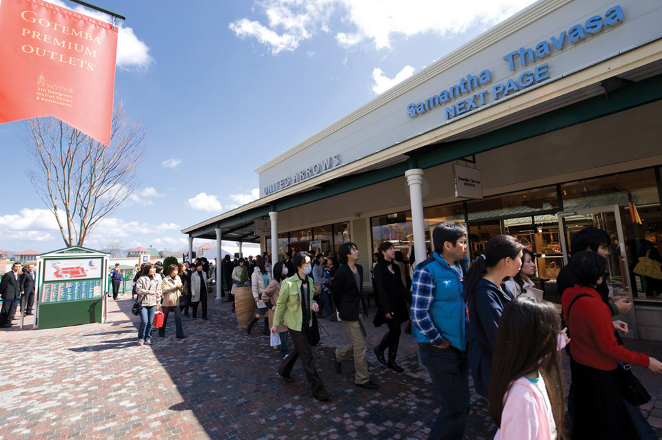 Gotemba Premium Outlets-fuji-japan8