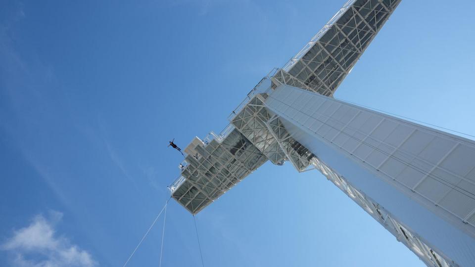 Bungee Jumping -adventurous activities in Singapore1