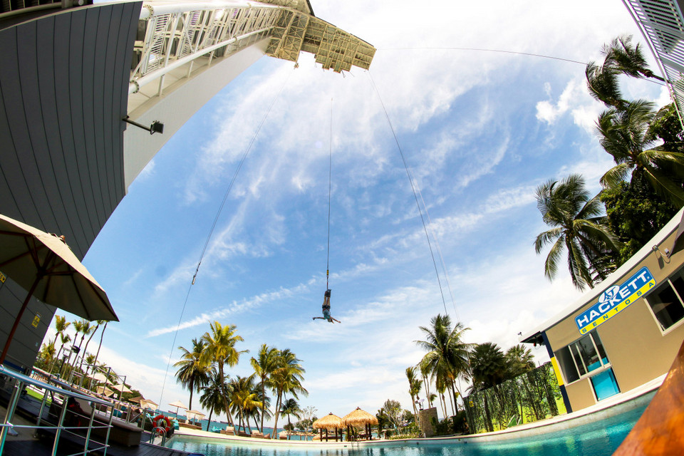 Bungee Jumping -adventurous activities in Singapore3