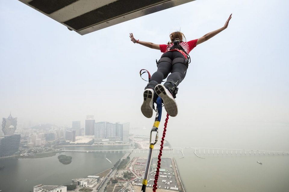 Bungee Jumping -adventurous activities in Singapore6