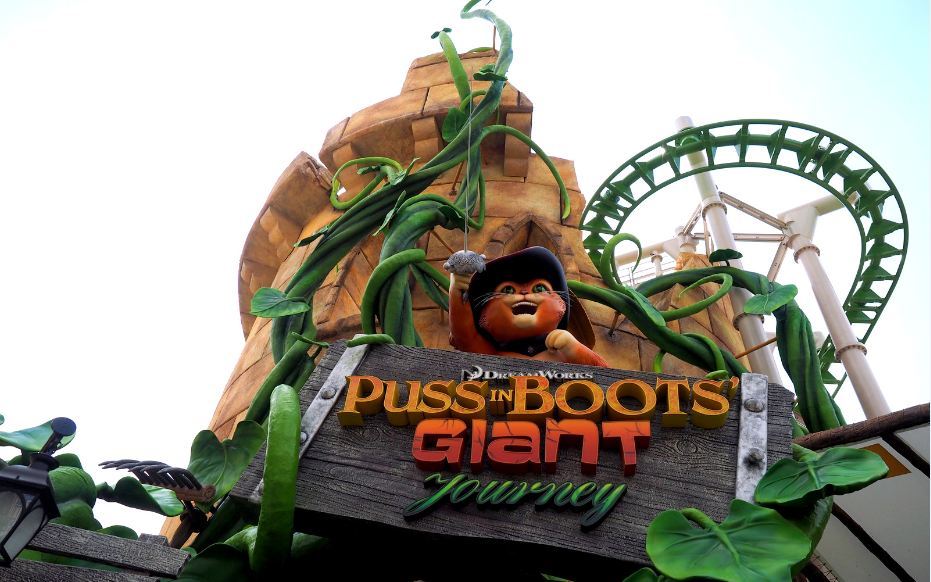 roller coaster at Universal Studios Singapore5