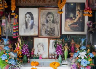 1ghost of mae nak mae nak phra khanong mae nak shrine mae nak temple wat mahabut temple