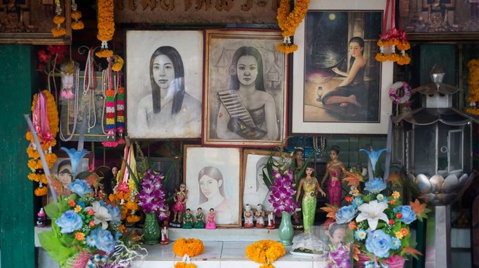 1ghost of mae nak mae nak phra khanong mae nak shrine mae nak temple wat mahabut temple