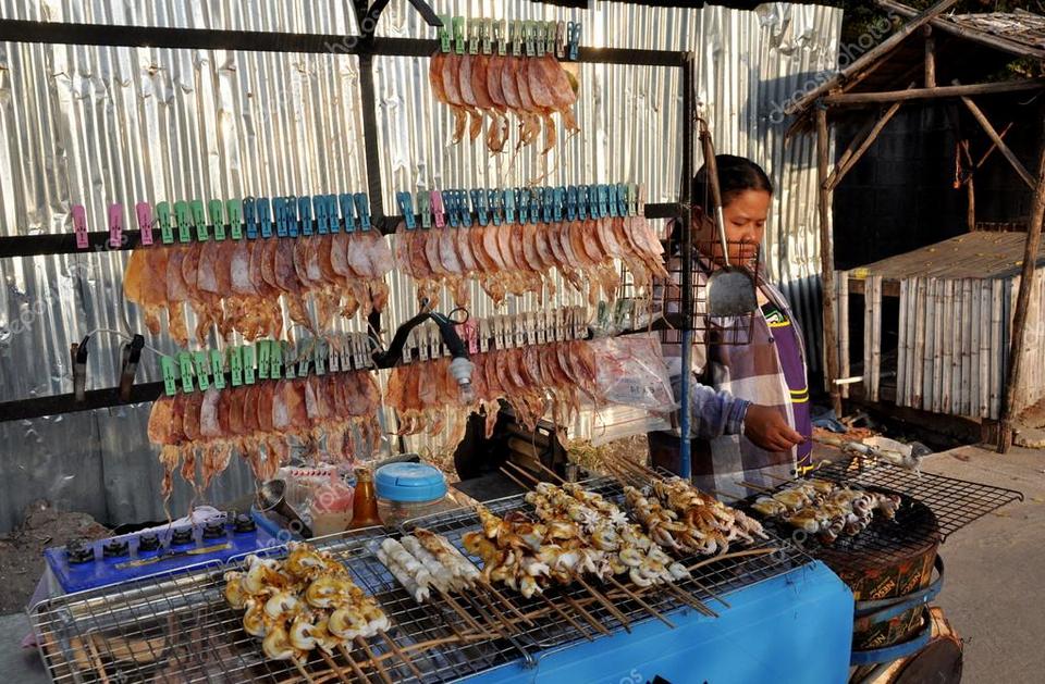 Bang Saen Beach-things to do in pattaya beaches-thailand5