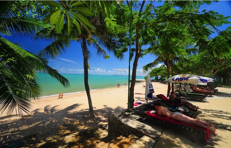 Naklua Beach -things to do in pattaya beaches-thailand