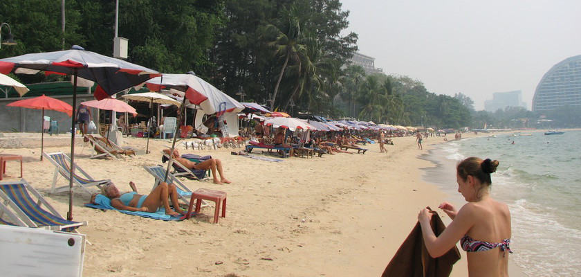 Naklua Beach -things to do in pattaya beaches-thailand6