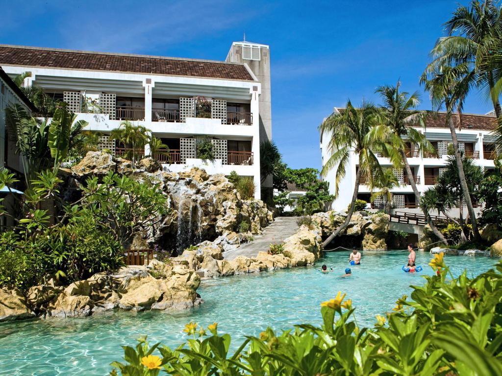 Yoho Beach Resort