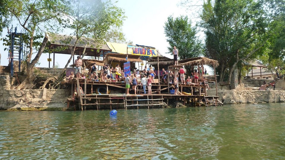 tubing-vang-vieng-come and experience tubing game at vang vieng-laos1
