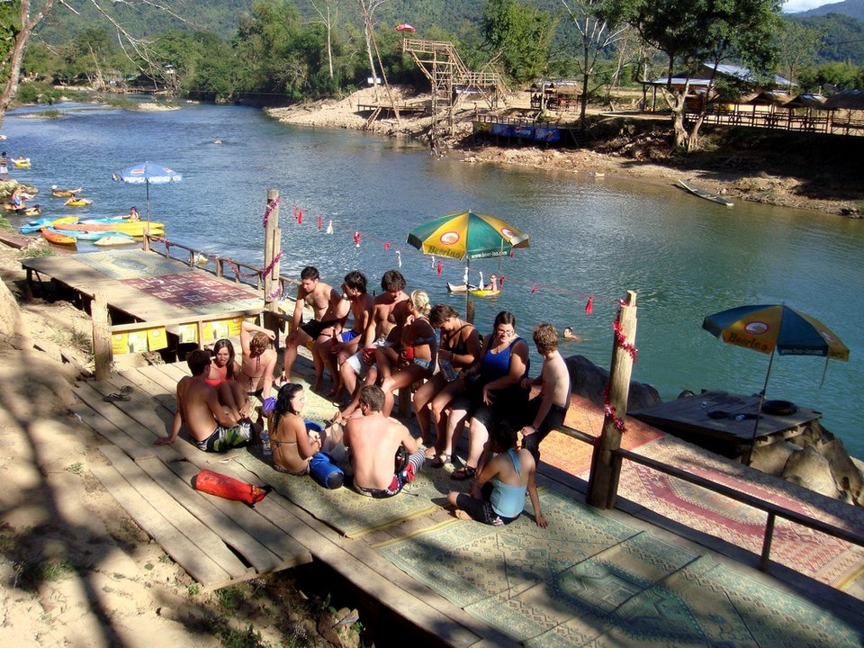 tubing-vang-vieng-come and experience tubing game at vang vieng-laos10