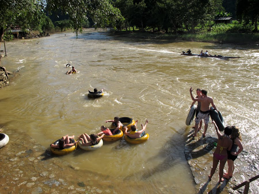 tubing-vang-vieng-come and experience tubing game at vang vieng-laos21