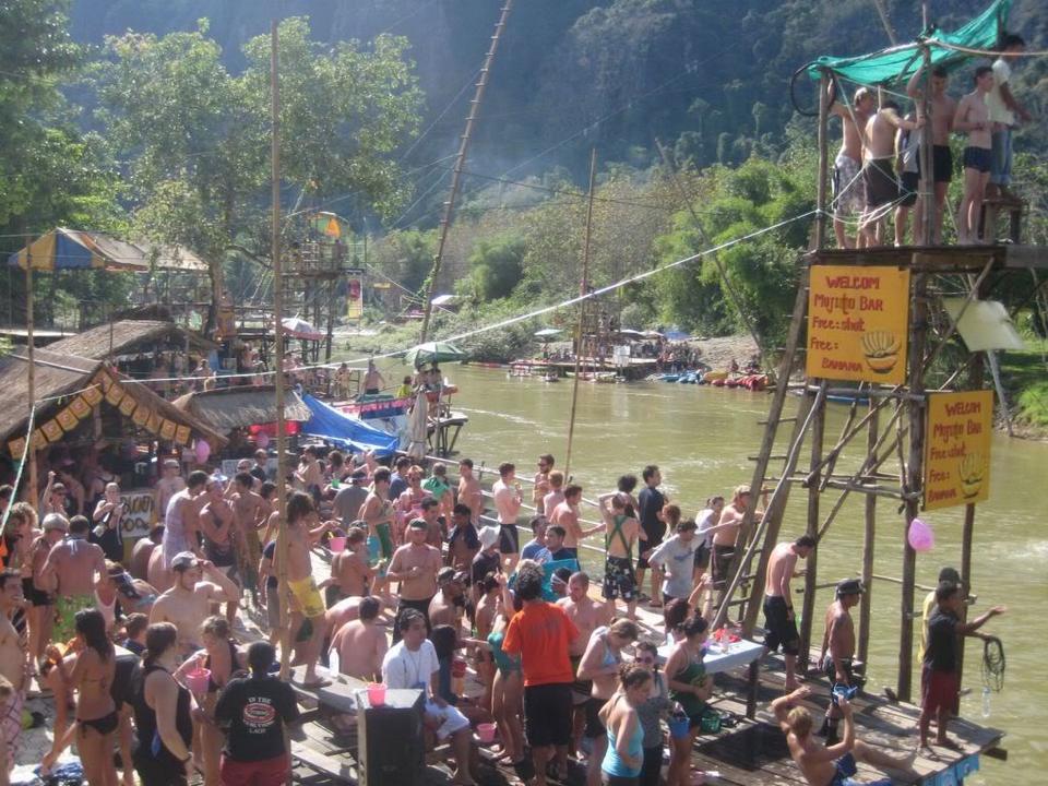 tubing-vang-vieng-come and experience tubing game at vang vieng-laos8