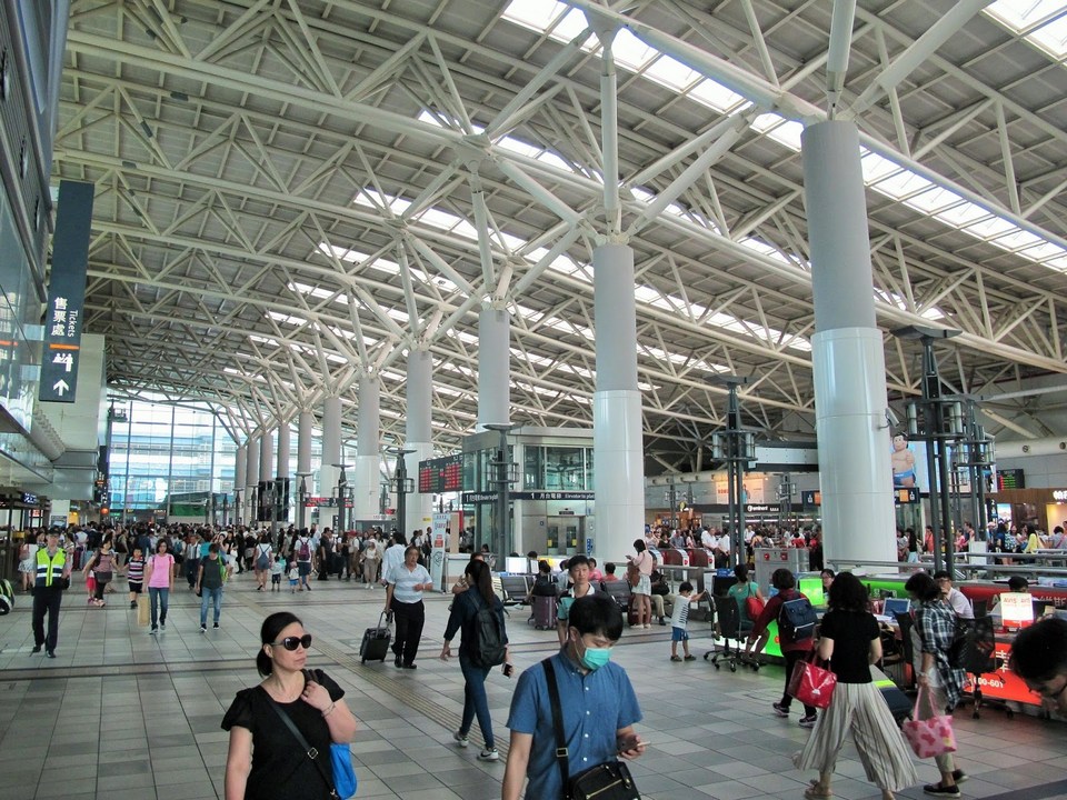 Taiwan-High Speed Rail, Zuoying, Kaohsiung-July 15 2014 4