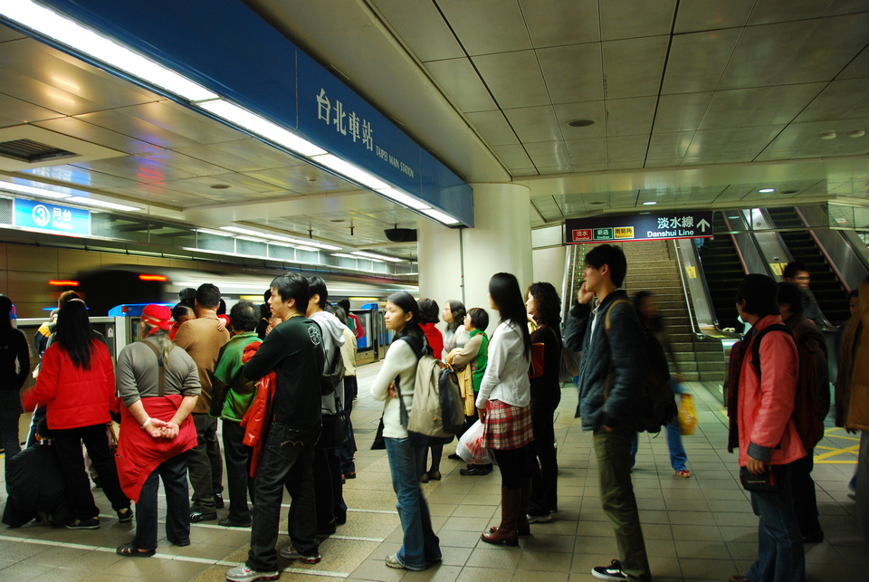 Transportation in Taiwan by HSR high speed train22
