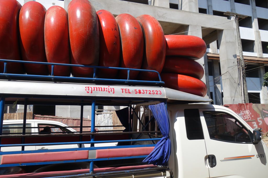 red tubing vang vieng
