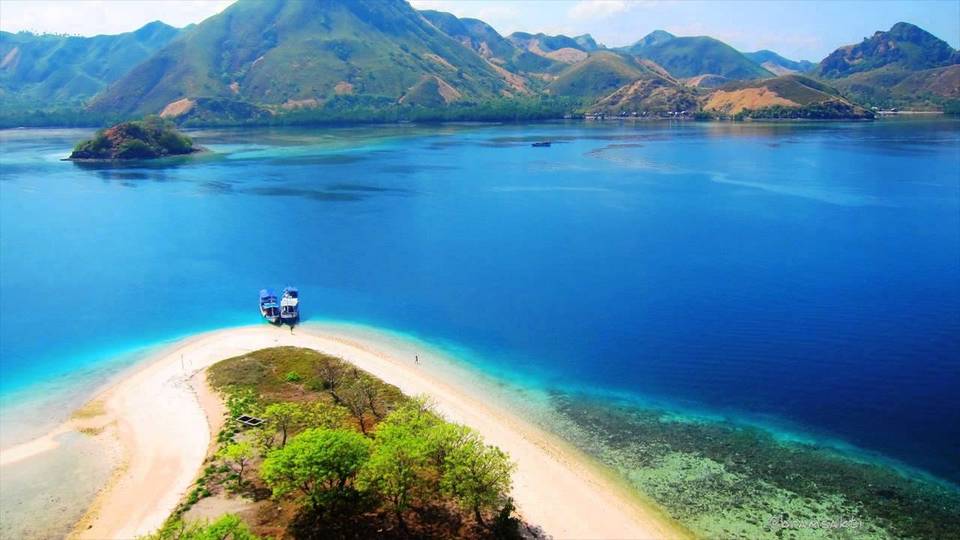 Komodo-most beautiful islands in Southeast Asia10 Credit image: best islands in southeast asia blog.