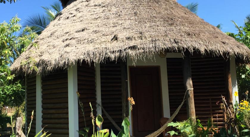 M'Pay Bay Bungalows