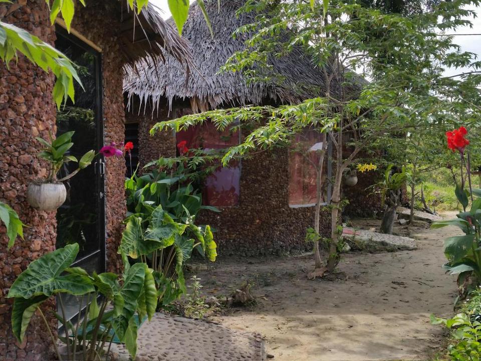 M'Pay Bay Bungalows3