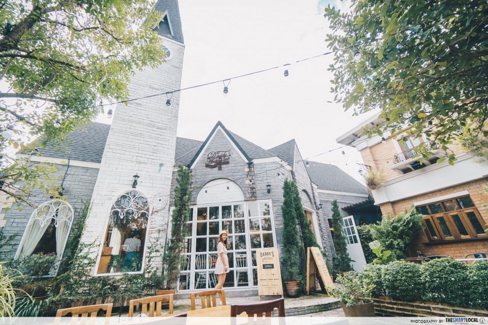 Daddy's Antique Cafe and Restaurant chiangmai (1)