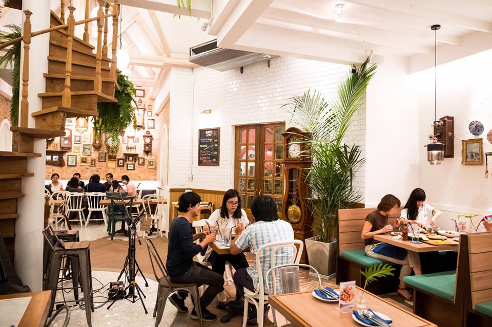 Daddy's Antique Cafe and Restaurant chiangmai (1)