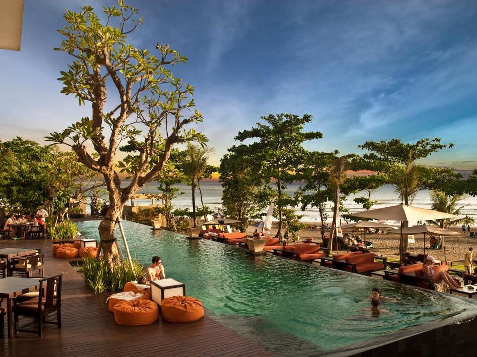 seminyak-beach-resort in bali-places to stay when coming to bali for the first time4