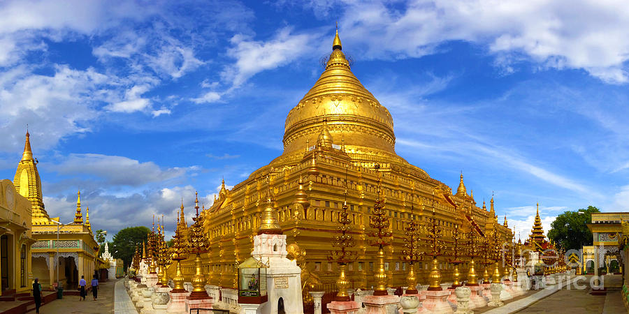 Panoramic View Of Shwezigon Pagoda Complex Nyaung Oo Near Bagan Burma. Credit image: shwezigon bagan blog.