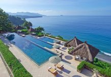 Top places to stay in Bali — Top 10 best areas to stay in Bali Indonesia for the first-timers Amankila, Bali, Indonesia. © Amanresorts