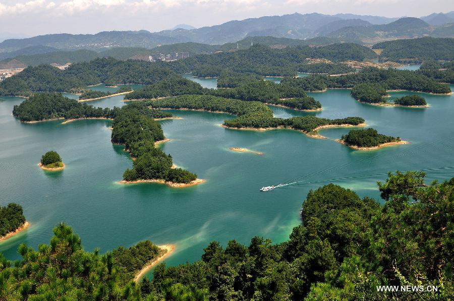 Thousand Island Lake Taiwan 3