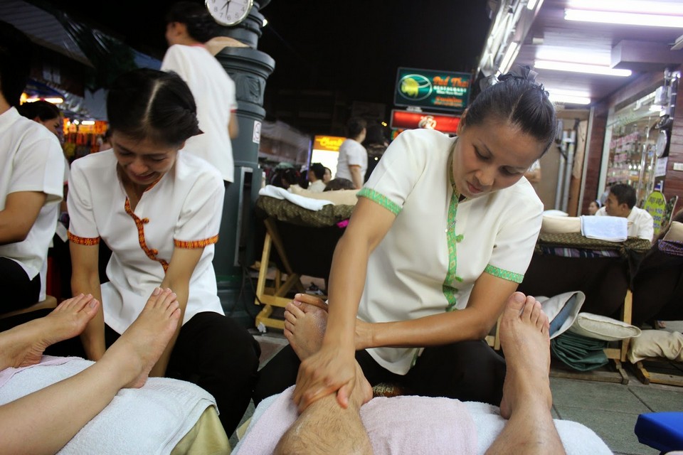 Foot Massage on The Street in Bangkok 2