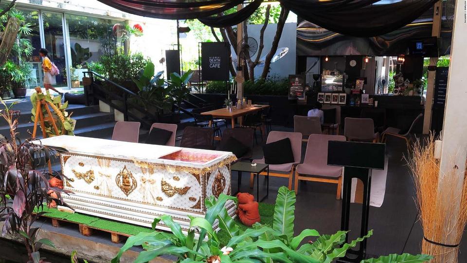 Try the feeling of death at this Bangkok coffee shop1