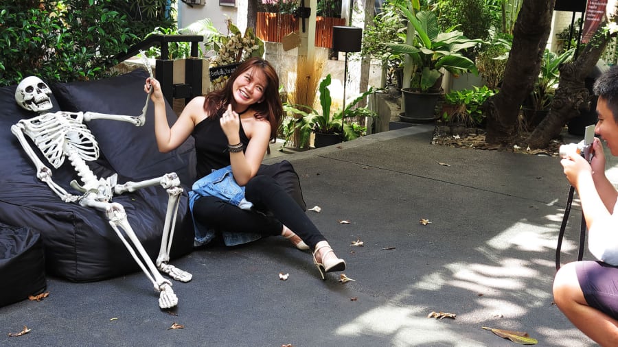 Try the feeling of death at this Bangkok coffee shop2