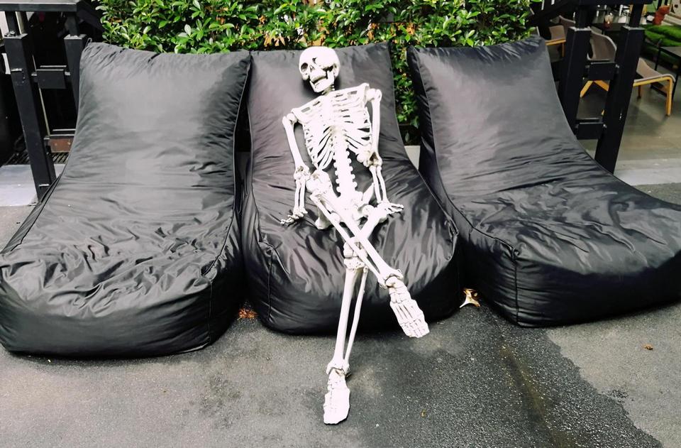 Try the feeling of death at this Bangkok coffee shop3