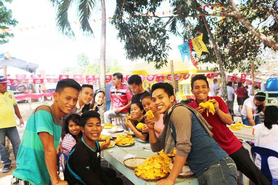 Try everything from mango-iloili-philipine4